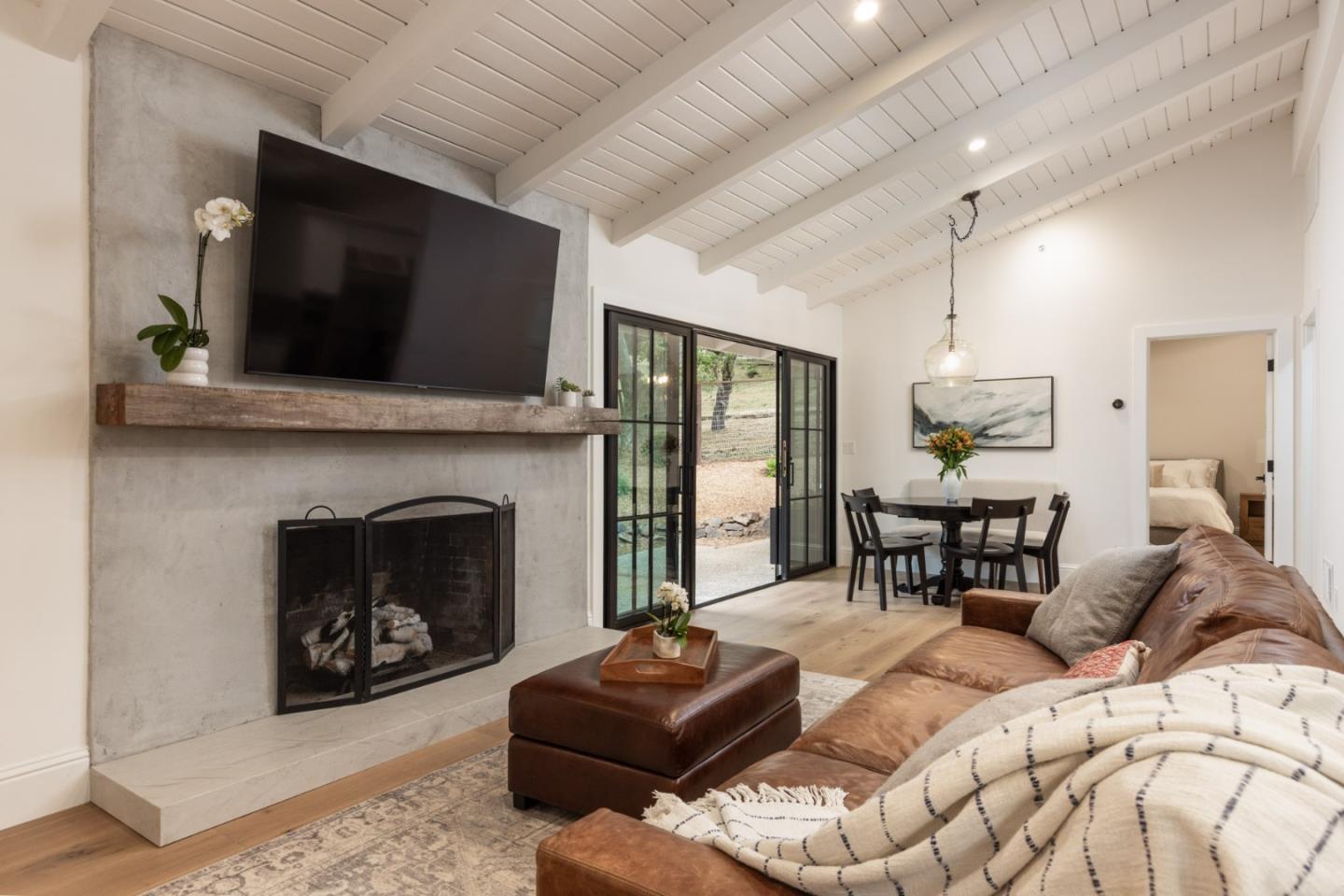 Detail Gallery Image 6 of 30 For 26 Live Oak Ln, Carmel Valley,  CA 93924 - 4 Beds | 4 Baths