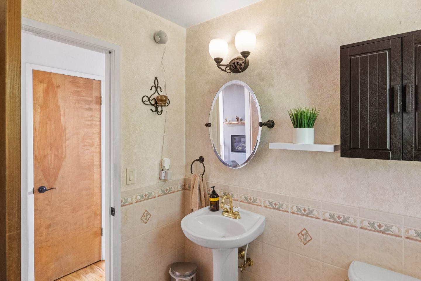 Detail Gallery Image 18 of 31 For 459 Echo Valley Rd, Salinas,  CA 93907 - 3 Beds | 2 Baths