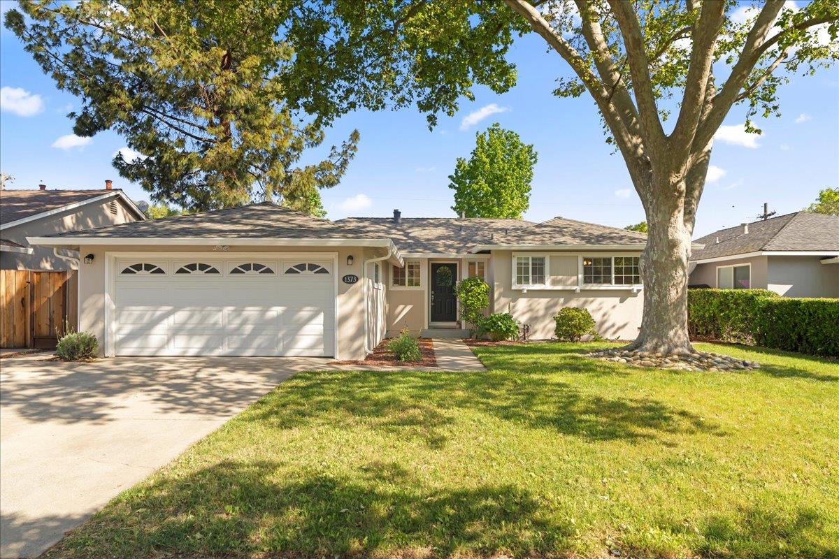 Photo of 1373 Ridgewood Dr in San Jose, CA