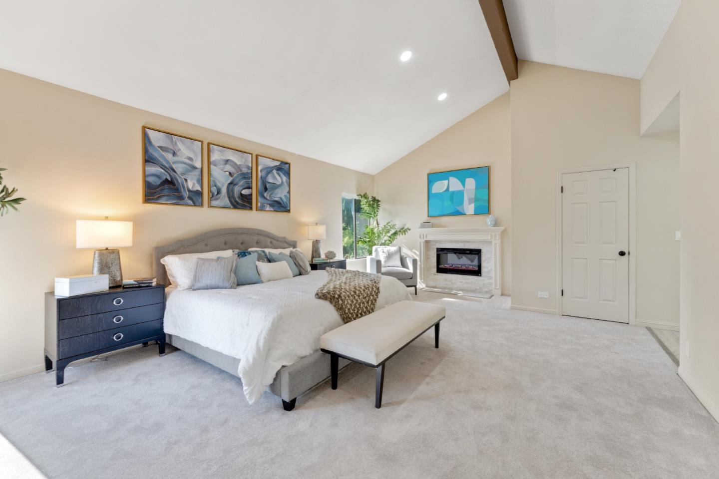 Detail Gallery Image 16 of 53 For 10375 Heney Creek Pl, Cupertino,  CA 95014 - 5 Beds | 3/1 Baths