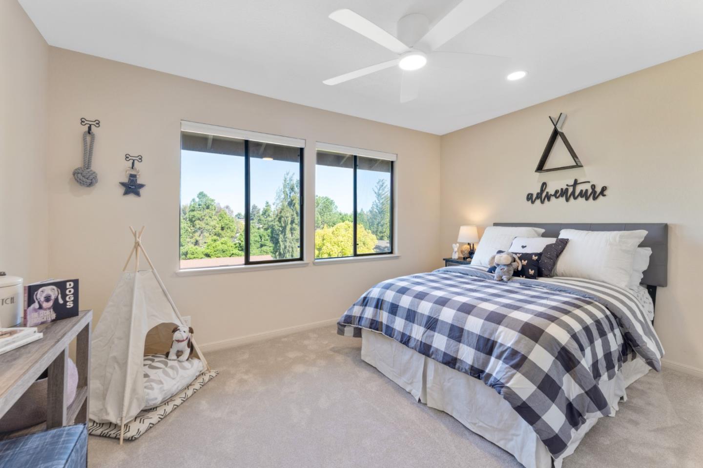 Detail Gallery Image 9 of 53 For 10375 Heney Creek Pl, Cupertino,  CA 95014 - 5 Beds | 3/1 Baths