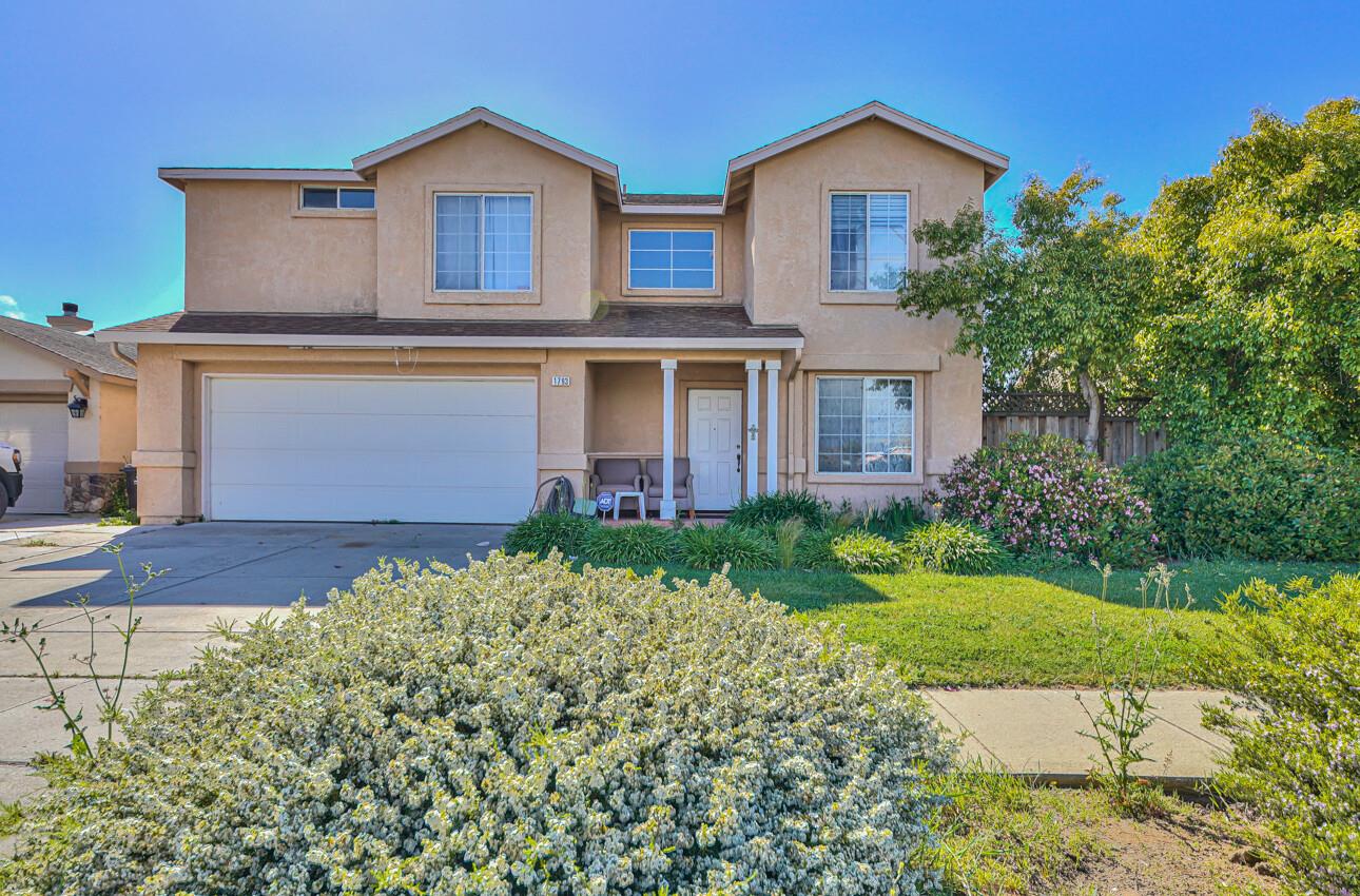 Detail Gallery Image 1 of 22 For 1793 Merlot Way, Salinas,  CA 93906 - 4 Beds | 2/1 Baths
