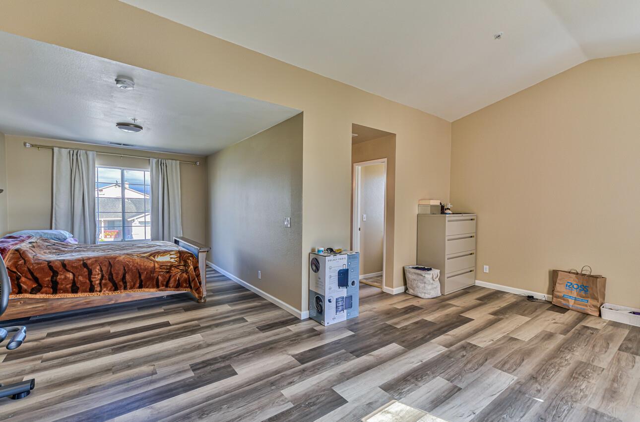 Detail Gallery Image 11 of 22 For 1793 Merlot Way, Salinas,  CA 93906 - 4 Beds | 2/1 Baths