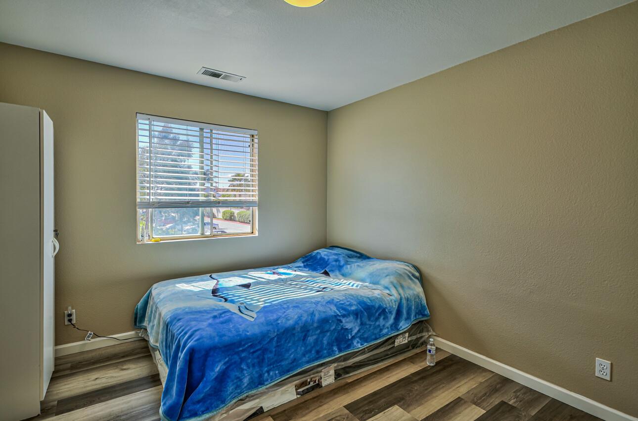 Detail Gallery Image 15 of 22 For 1793 Merlot Way, Salinas,  CA 93906 - 4 Beds | 2/1 Baths