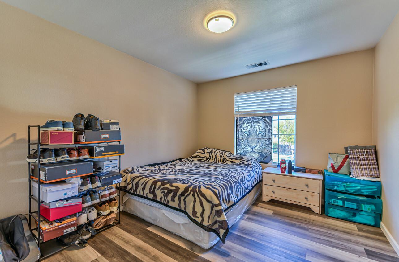 Detail Gallery Image 17 of 22 For 1793 Merlot Way, Salinas,  CA 93906 - 4 Beds | 2/1 Baths