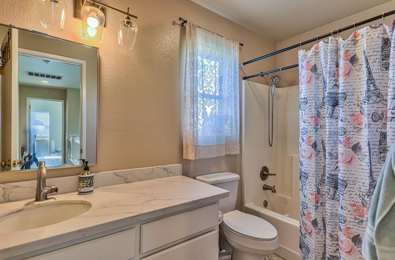 Detail Gallery Image 19 of 22 For 1793 Merlot Way, Salinas,  CA 93906 - 4 Beds | 2/1 Baths
