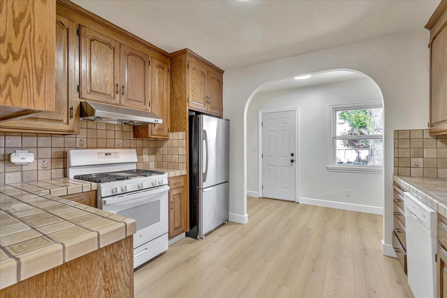 Detail Gallery Image 11 of 33 For 4073 Central Ave, Fremont,  CA 94536 - 2 Beds | 1 Baths