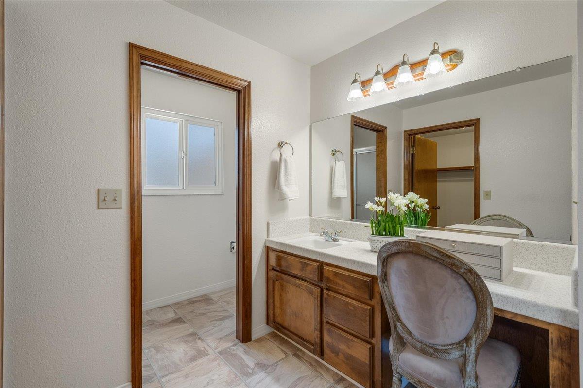 Detail Gallery Image 23 of 36 For 1410 Ghione Dr, Hollister,  CA 95023 - 3 Beds | 2/1 Baths