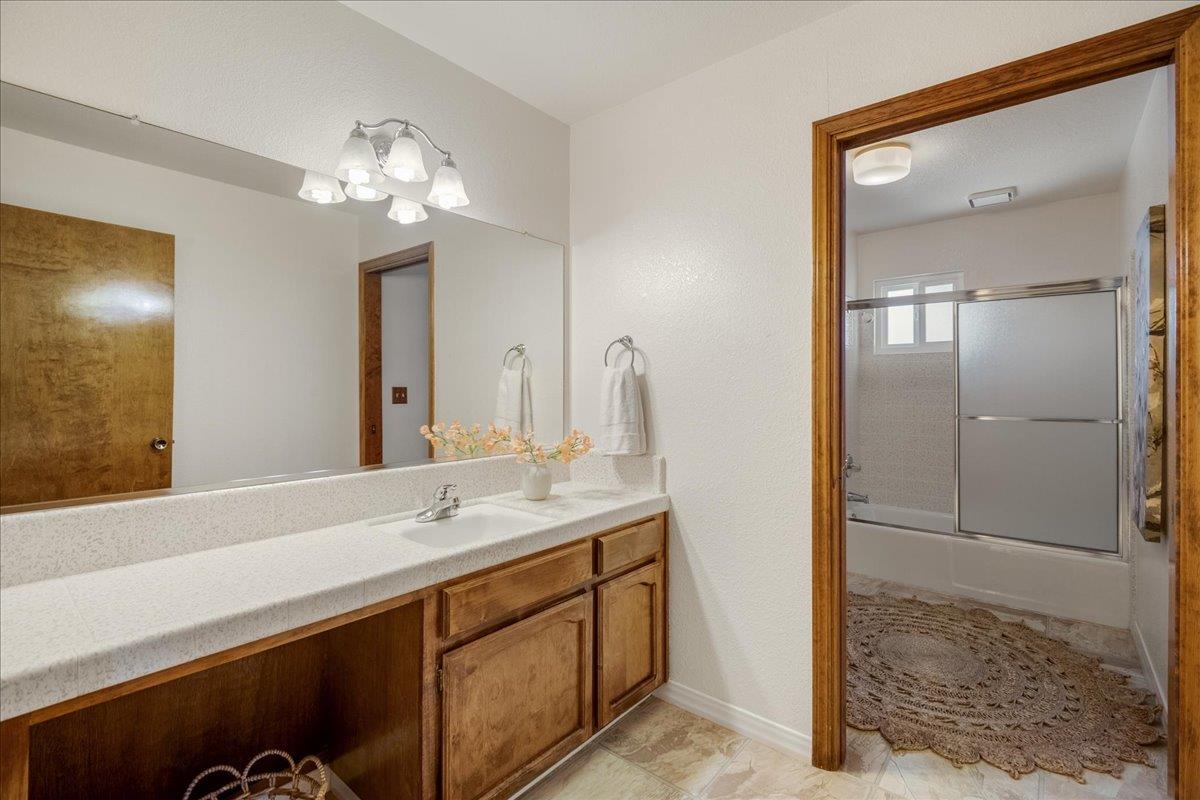 Detail Gallery Image 29 of 36 For 1410 Ghione Dr, Hollister,  CA 95023 - 3 Beds | 2/1 Baths
