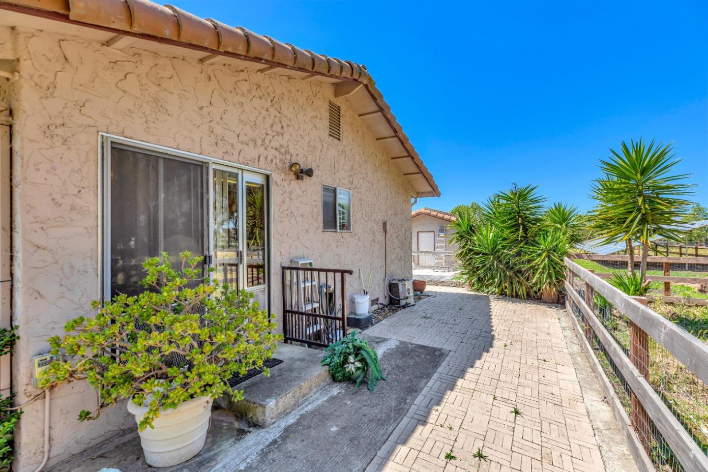 Detail Gallery Image 85 of 107 For 381 Morada Ln, Hollister,  CA 95023 - 4 Beds | 2 Baths