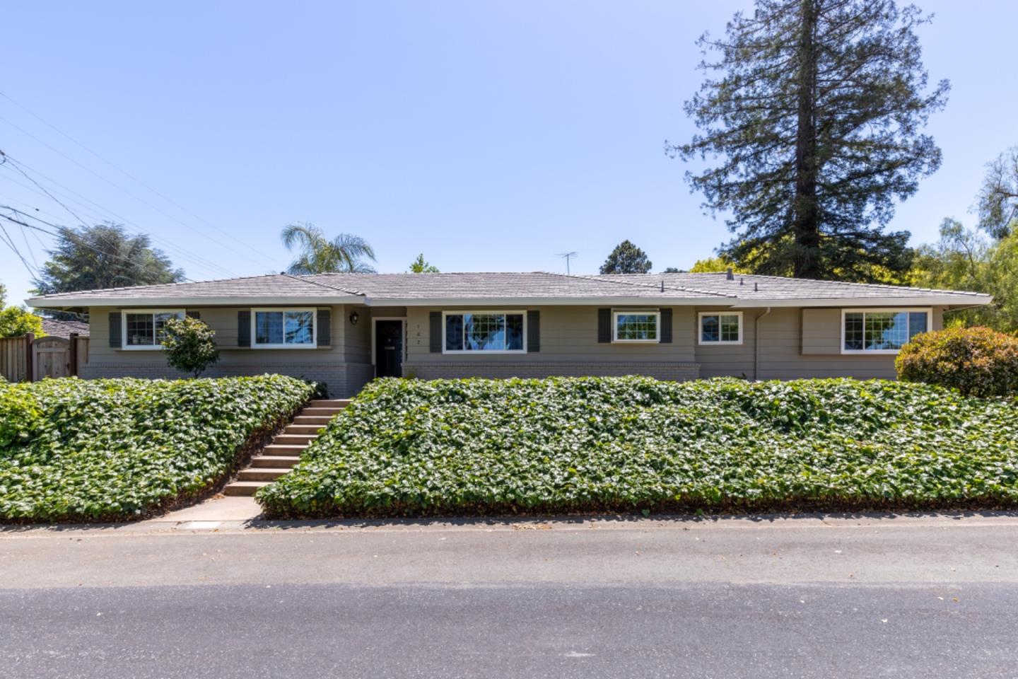 Detail Gallery Image 1 of 33 For 102 Old Orchard Dr, Los Gatos,  CA 95032 - 3 Beds | 2/1 Baths