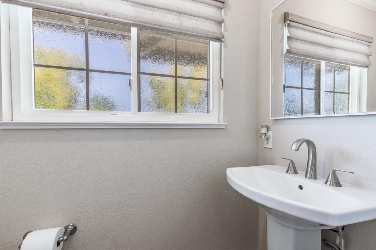 Detail Gallery Image 15 of 33 For 102 Old Orchard Dr, Los Gatos,  CA 95032 - 3 Beds | 2/1 Baths