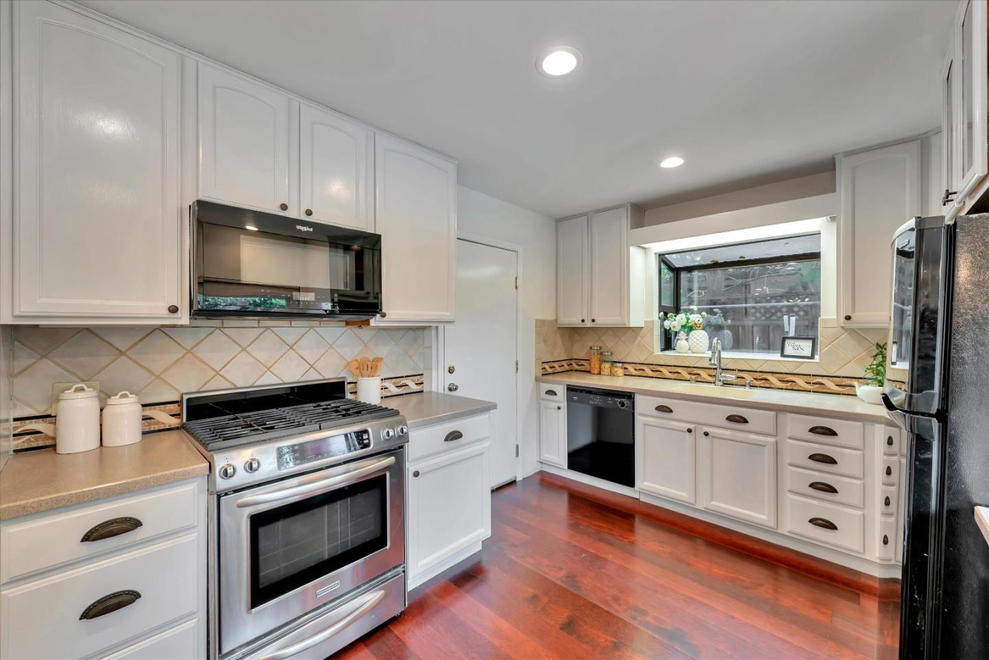 Detail Gallery Image 11 of 31 For 1057 Eden Ave, San Jose,  CA 95117 - 3 Beds | 2 Baths