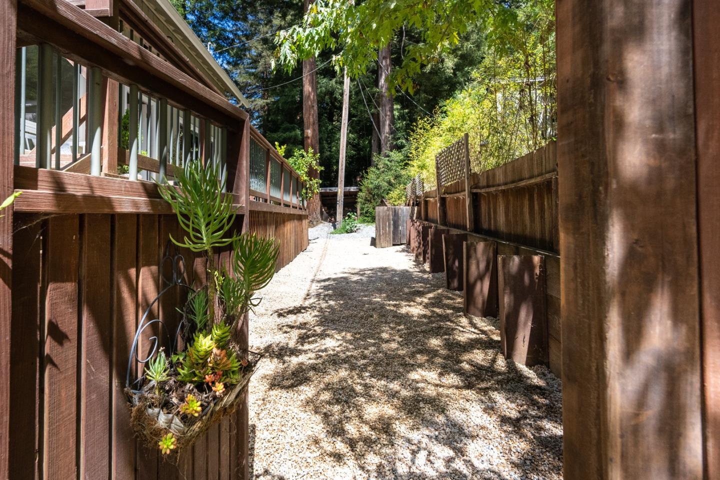 Detail Gallery Image 39 of 40 For 161 Dusty Dr, Scotts Valley,  CA 95066 - 2 Beds | 1/1 Baths