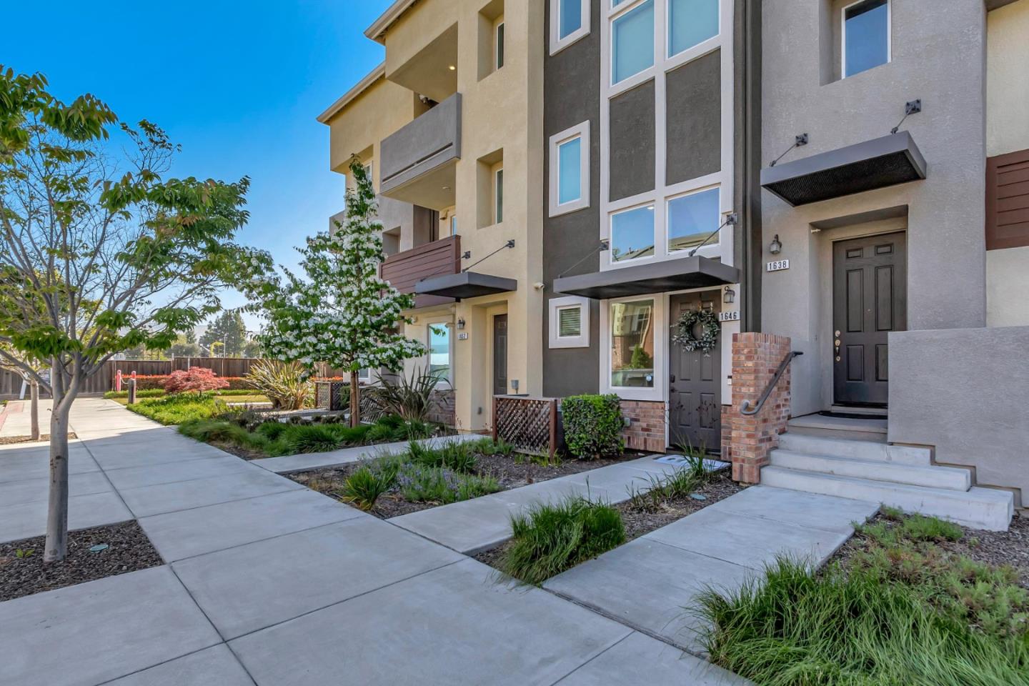 Detail Gallery Image 2 of 31 For 1646 Mercado Way, San Jose,  CA 95131 - 2 Beds | 2 Baths