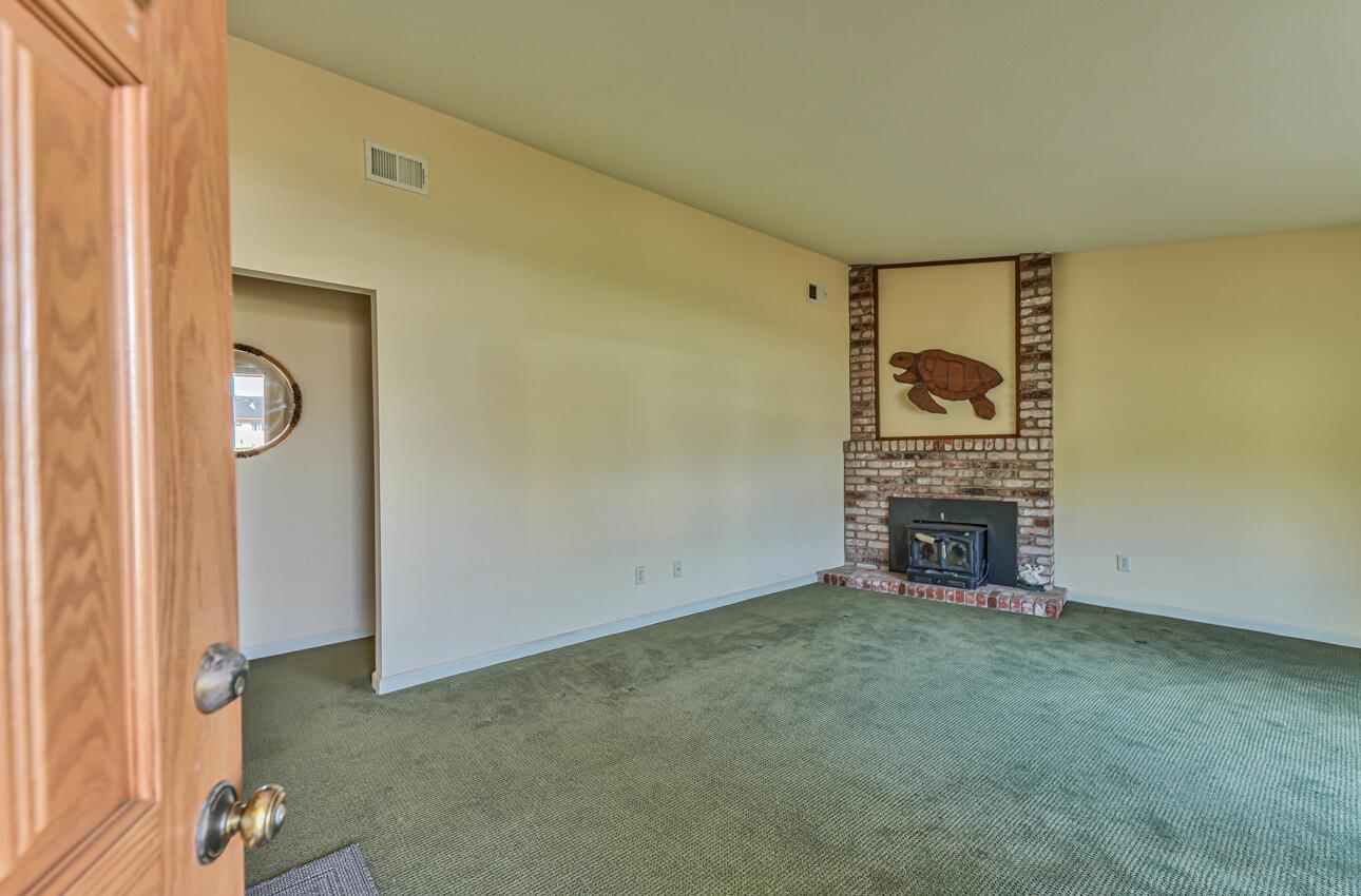 Detail Gallery Image 3 of 29 For 12906 Kennedy Cir, Salinas,  CA 93906 - 3 Beds | 2 Baths