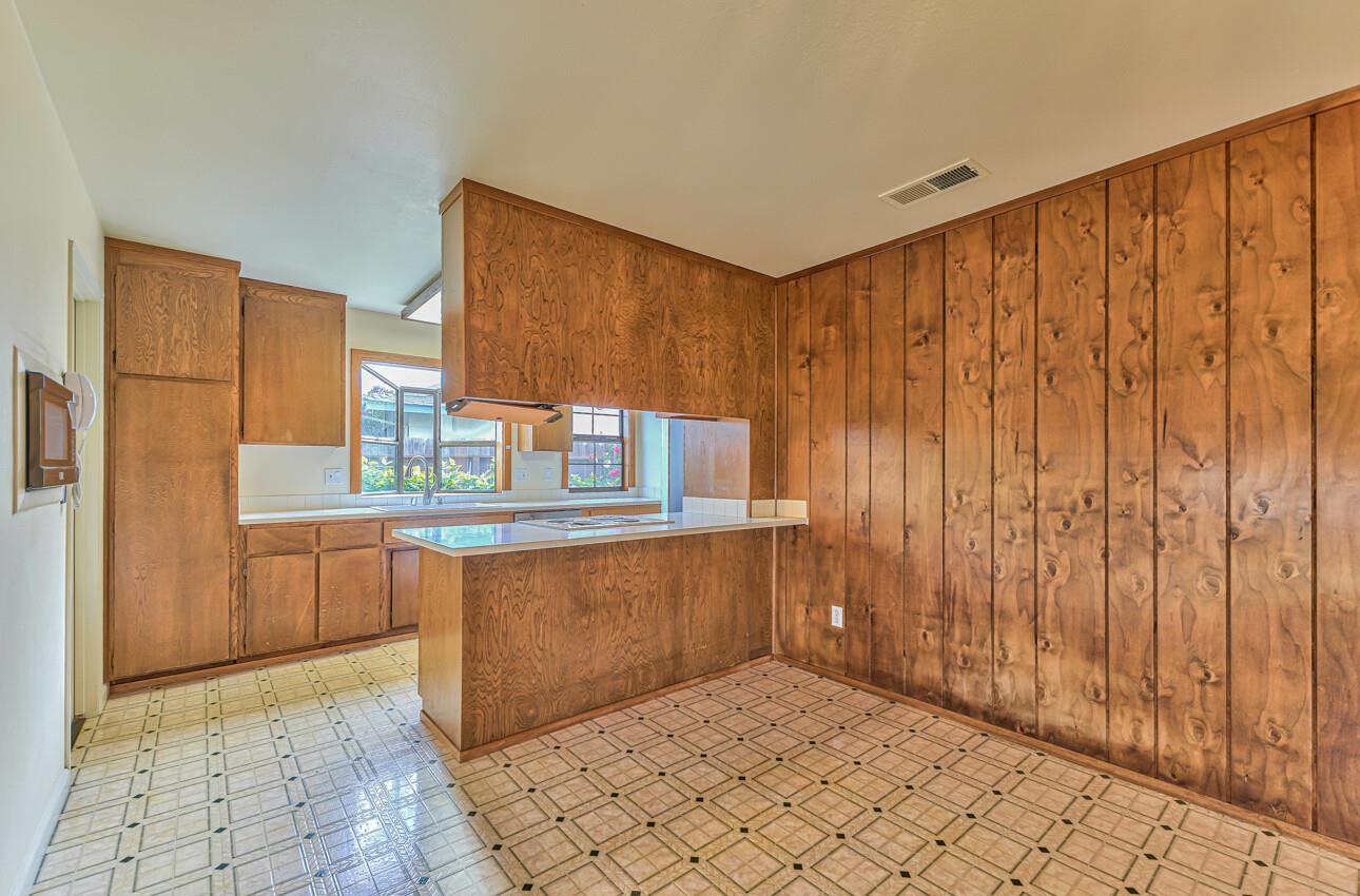 Detail Gallery Image 8 of 29 For 12906 Kennedy Cir, Salinas,  CA 93906 - 3 Beds | 2 Baths