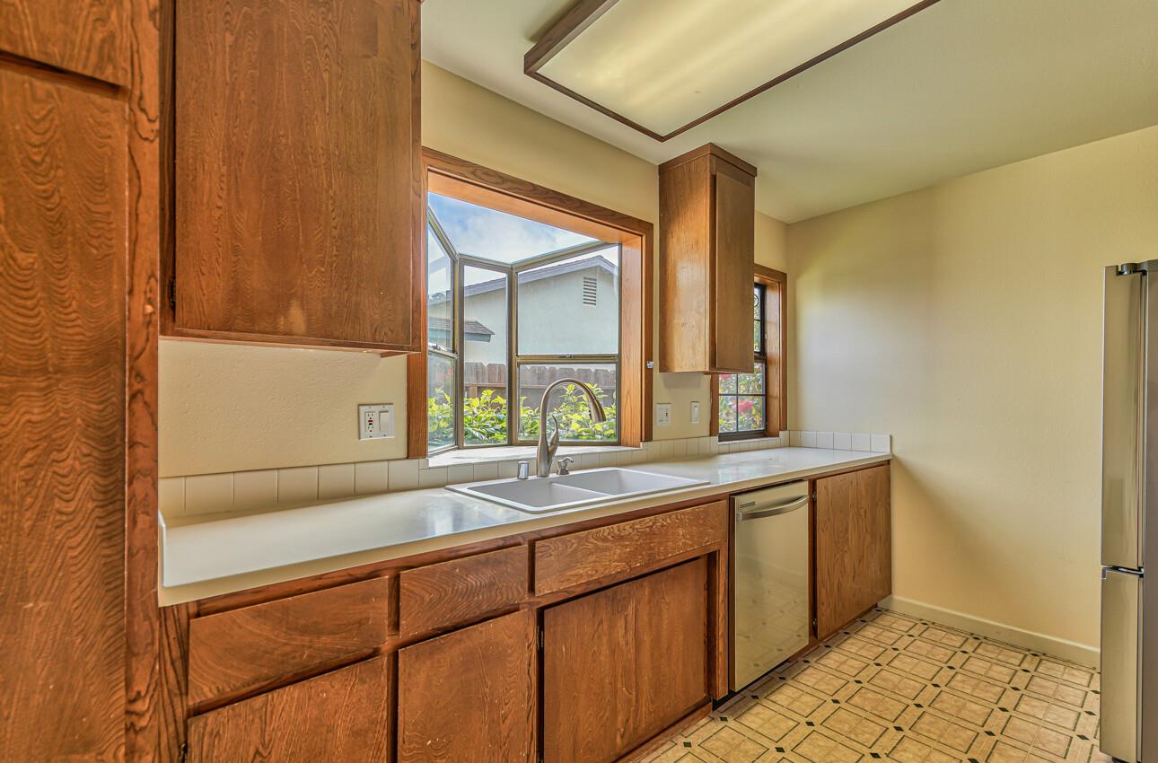 Detail Gallery Image 9 of 29 For 12906 Kennedy Cir, Salinas,  CA 93906 - 3 Beds | 2 Baths