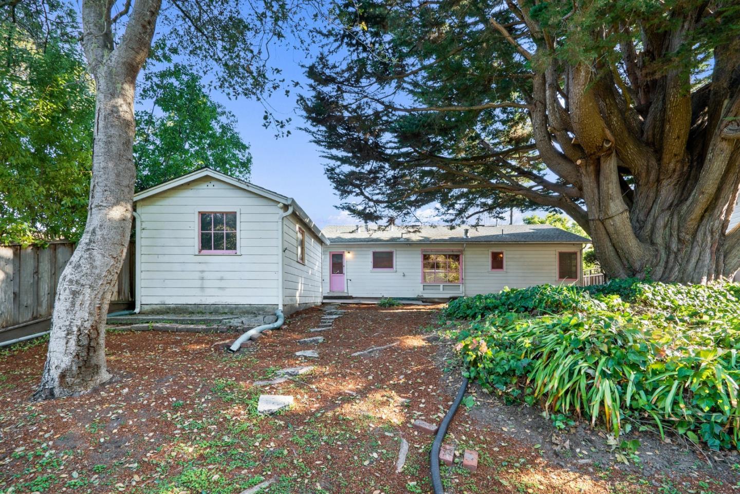 Photo of 709 Riverview Dr in Capitola, CA