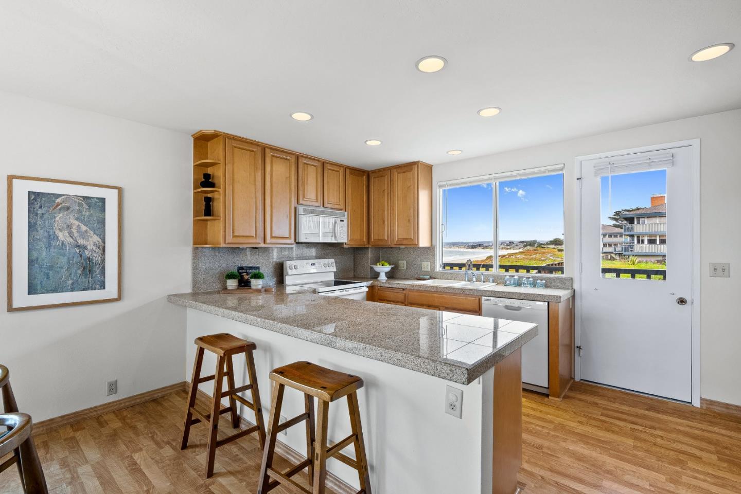 Detail Gallery Image 3 of 29 For 6 La Playa St, Monterey,  CA 93940 - 2 Beds | 2/1 Baths