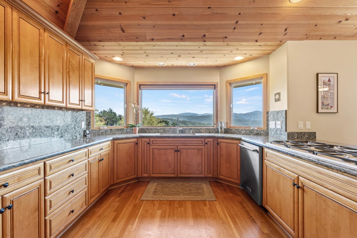 Detail Gallery Image 12 of 52 For 310 El Caminito Rd, Carmel Valley,  CA 93924 - 3 Beds | 2/1 Baths