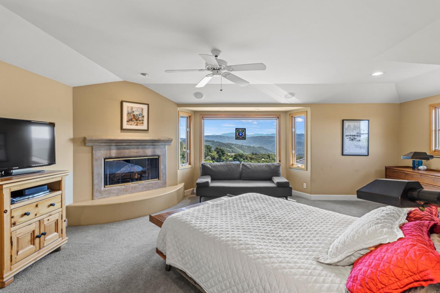 Detail Gallery Image 18 of 52 For 310 El Caminito Rd, Carmel Valley,  CA 93924 - 3 Beds | 2/1 Baths