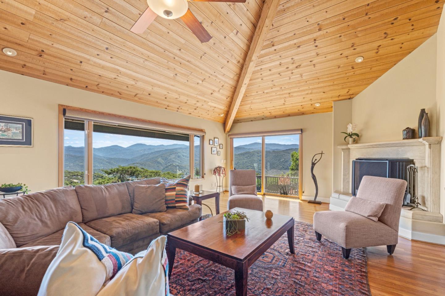 Detail Gallery Image 5 of 52 For 310 El Caminito Rd, Carmel Valley,  CA 93924 - 3 Beds | 2/1 Baths