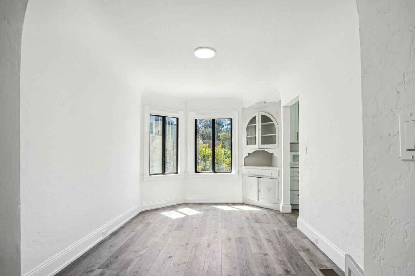 Detail Gallery Image 15 of 25 For 424 Blanken Ave, San Francisco,  CA 94134 - 4 Beds | 2 Baths