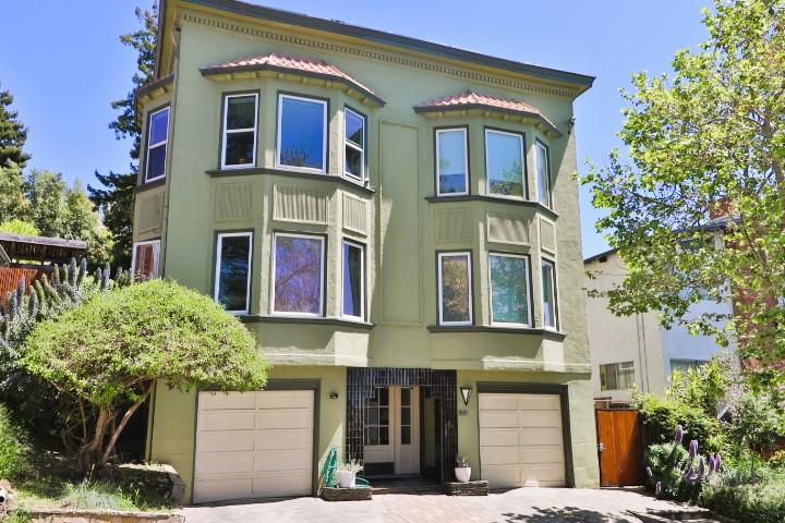 Detail Gallery Image 1 of 35 For 1561 Euclid Ave #1,  Berkeley,  CA 94708 - 2 Beds | 1 Baths