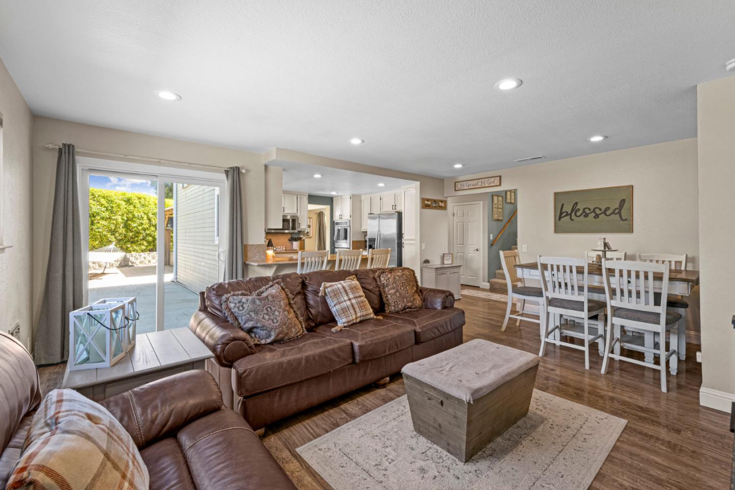 Detail Gallery Image 14 of 73 For 1403 Bristlecone Ct, Gilroy,  CA 95020 - 4 Beds | 3 Baths