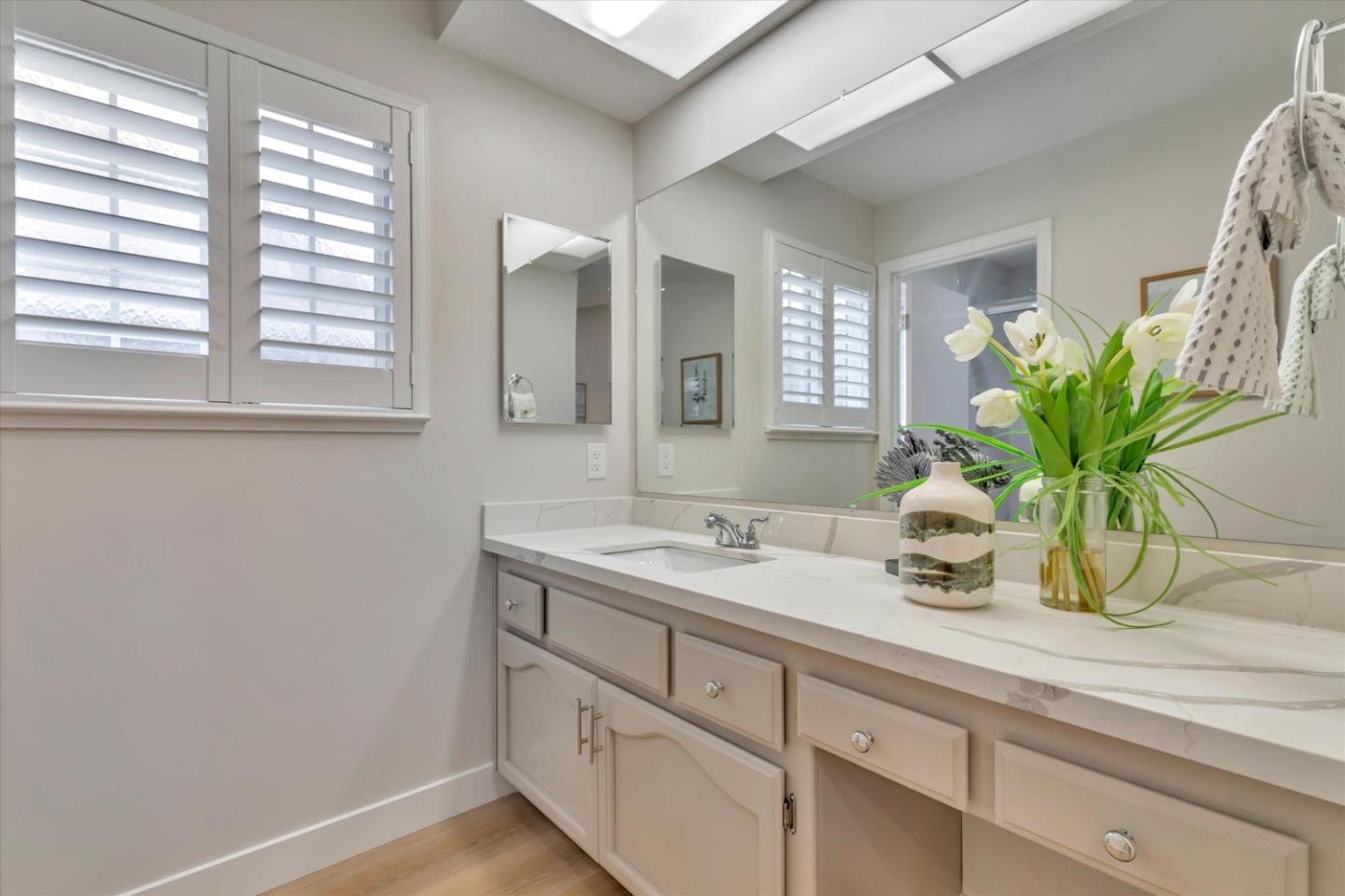 Detail Gallery Image 30 of 52 For 584 Folsom Cir, Milpitas,  CA 95035 - 2 Beds | 2/1 Baths