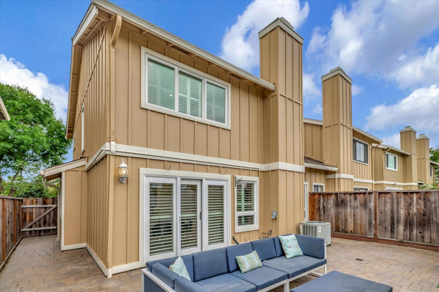 Detail Gallery Image 39 of 52 For 584 Folsom Cir, Milpitas,  CA 95035 - 2 Beds | 2/1 Baths
