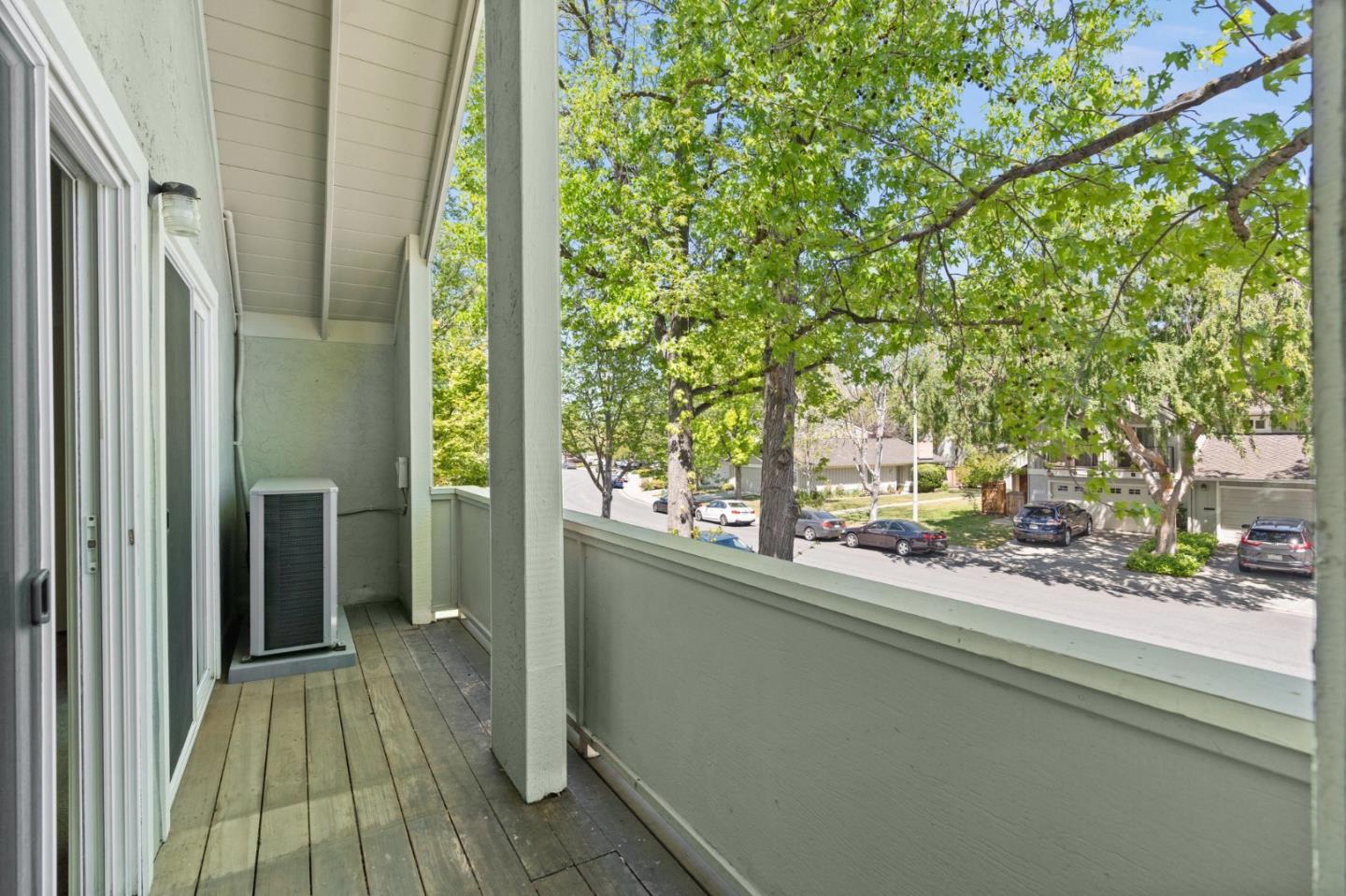 Detail Gallery Image 28 of 43 For 1371 Sydney Dr, Sunnyvale,  CA 94087 - 4 Beds | 2/1 Baths
