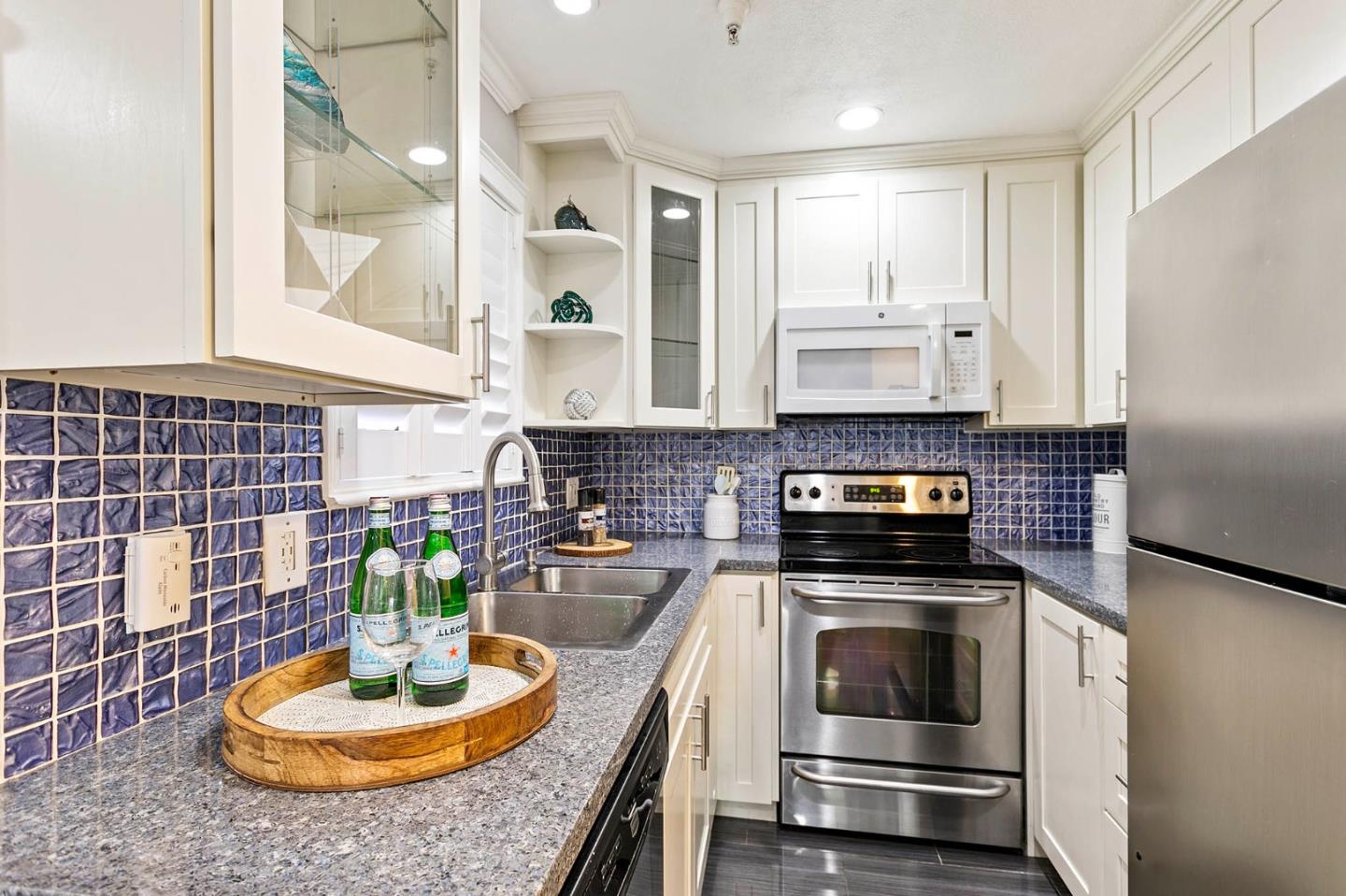 Detail Gallery Image 9 of 27 For 880 E Fremont Ave #410,  Sunnyvale,  CA 94087 - 2 Beds | 2 Baths