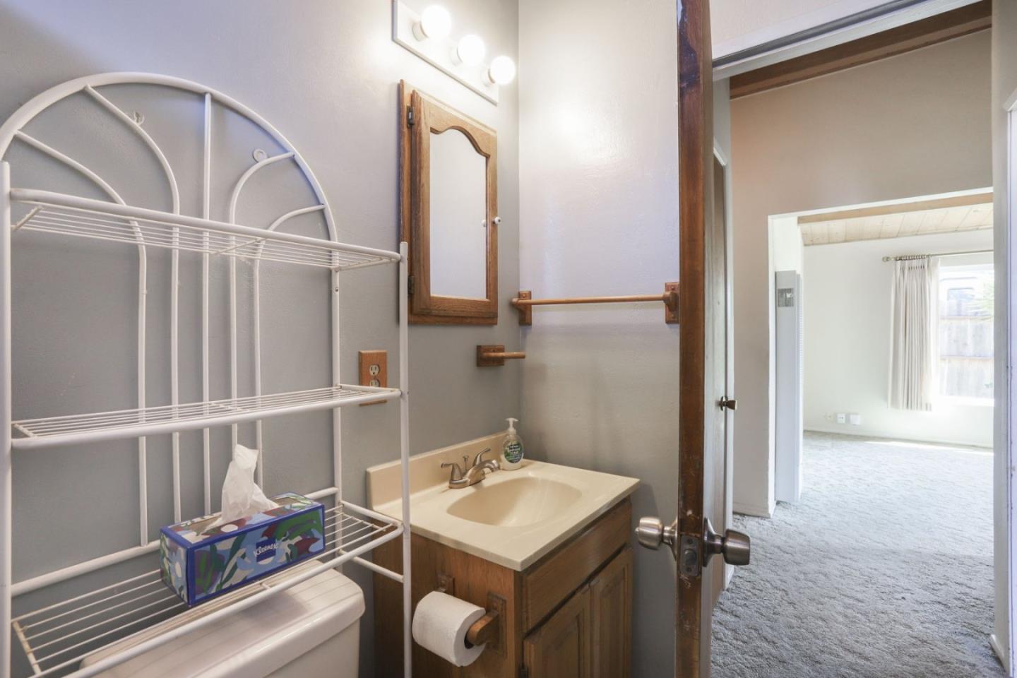 Detail Gallery Image 14 of 31 For 1439 Marin Ave, Salinas,  CA 93906 - 4 Beds | 2 Baths