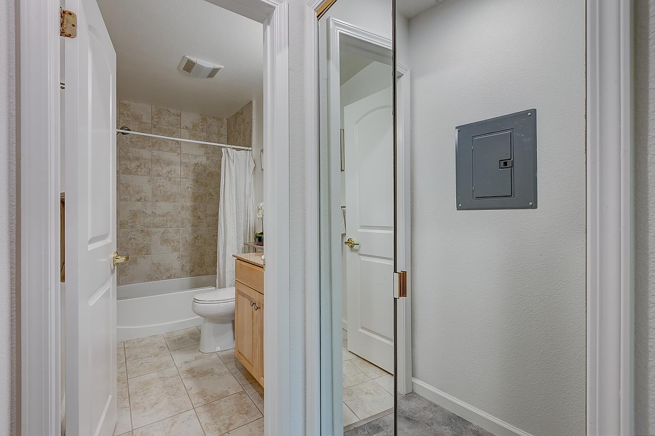 Detail Gallery Image 19 of 27 For 625 E El Camino Real #106,  Sunnyvale,  CA 94087 - 2 Beds | 2/1 Baths
