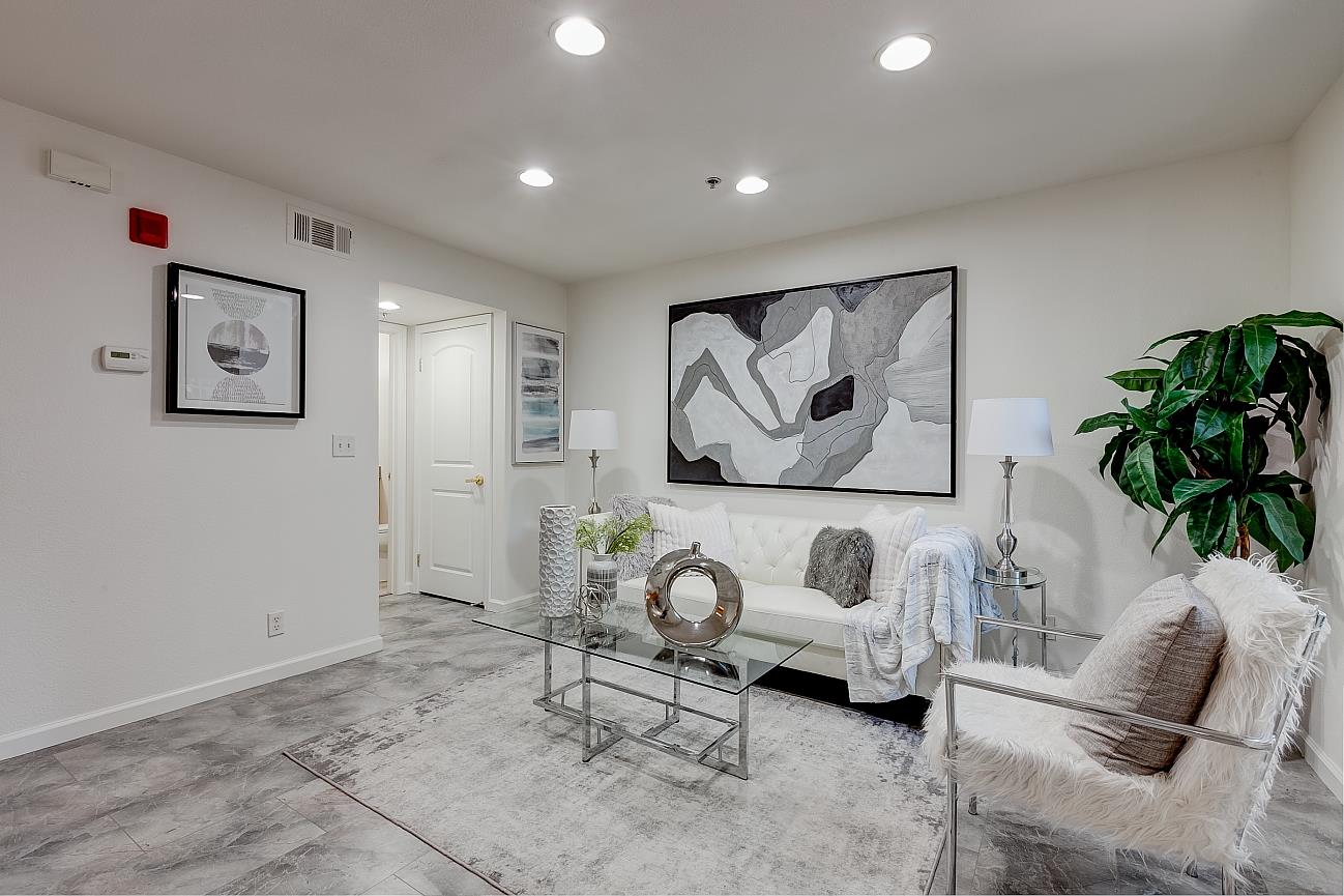 Detail Gallery Image 3 of 27 For 625 E El Camino Real #106,  Sunnyvale,  CA 94087 - 2 Beds | 2/1 Baths