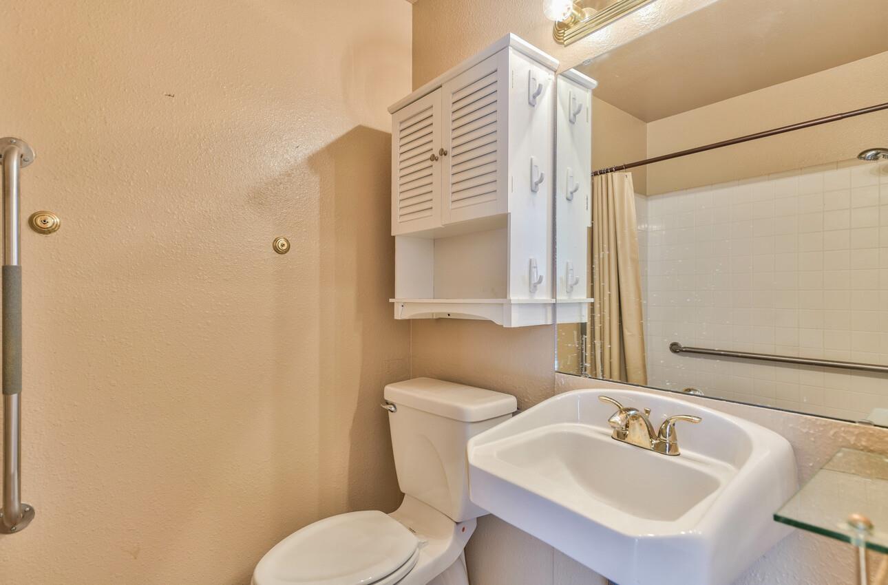 Detail Gallery Image 22 of 31 For 551 Powell St, Salinas,  CA 93907 - 3 Beds | 2 Baths