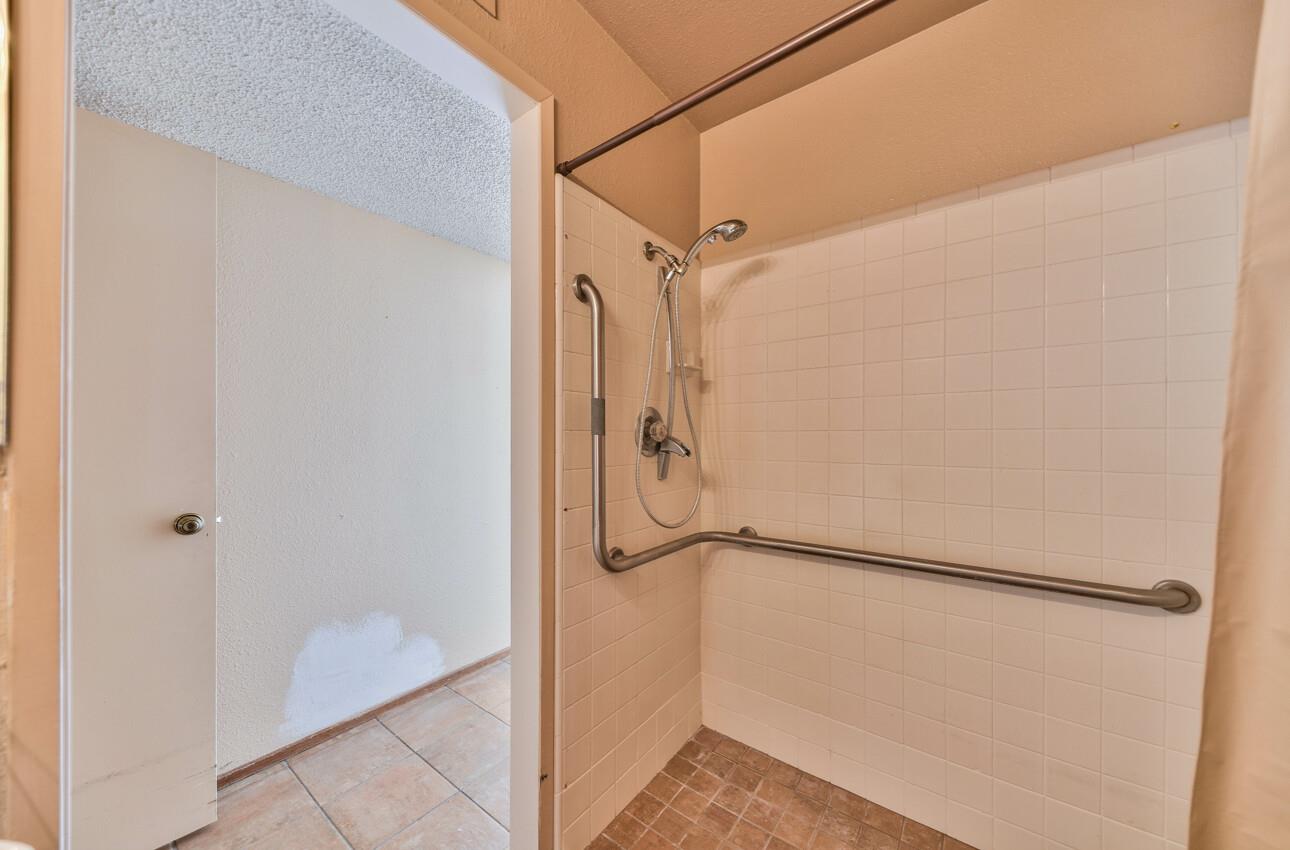 Detail Gallery Image 23 of 31 For 551 Powell St, Salinas,  CA 93907 - 3 Beds | 2 Baths