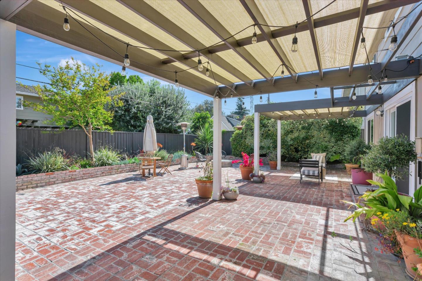 Detail Gallery Image 34 of 40 For 2567 Hill Park Dr, San Jose,  CA 95124 - 4 Beds | 2/1 Baths