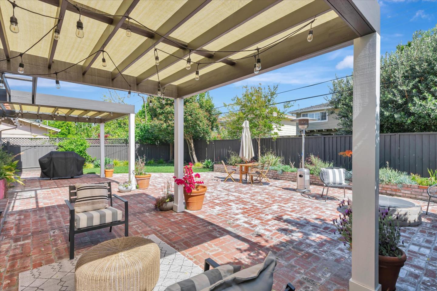 Detail Gallery Image 35 of 40 For 2567 Hill Park Dr, San Jose,  CA 95124 - 4 Beds | 2/1 Baths