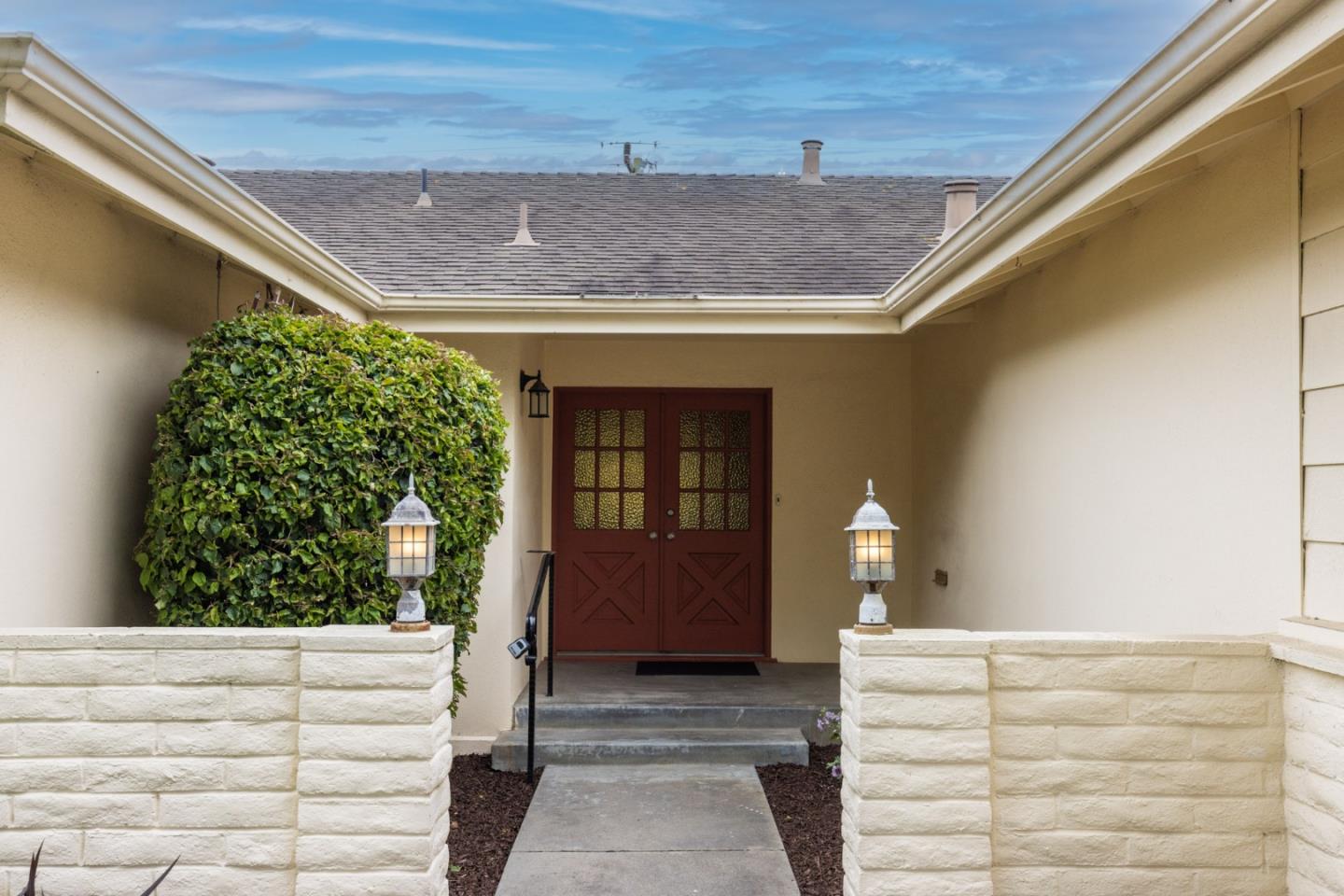 Detail Gallery Image 3 of 19 For 38 Santa Monica Ct, Salinas,  CA 93901 - 4 Beds | 2 Baths