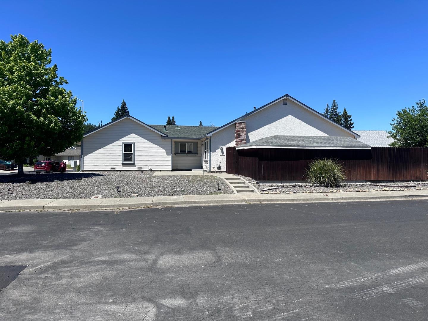 Photo of 148 Columbia Dr in Vacaville, CA