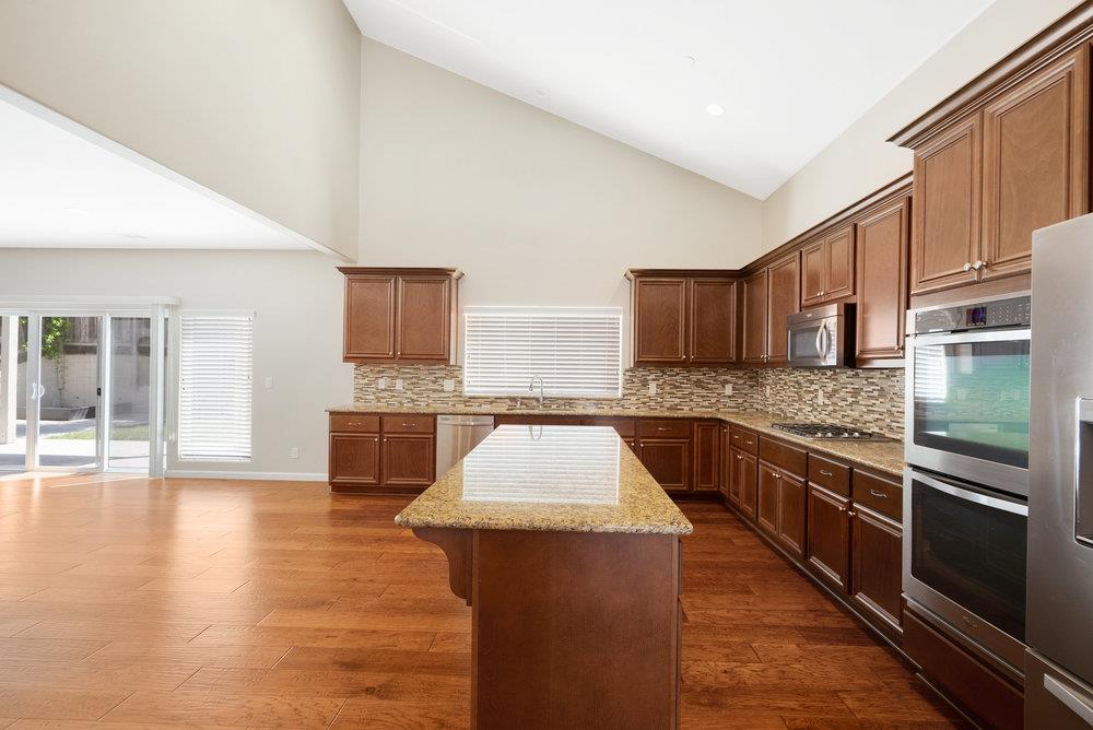 Detail Gallery Image 12 of 54 For 1401 Mesquite Dr, Hollister,  CA 95023 - 4 Beds | 2/1 Baths