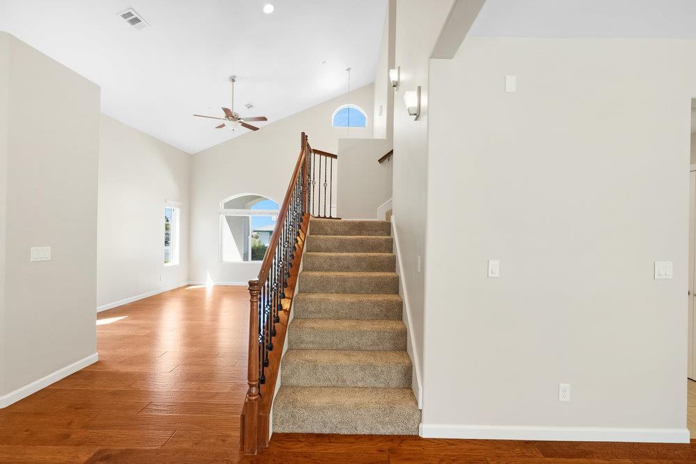 Detail Gallery Image 19 of 54 For 1401 Mesquite Dr, Hollister,  CA 95023 - 4 Beds | 2/1 Baths