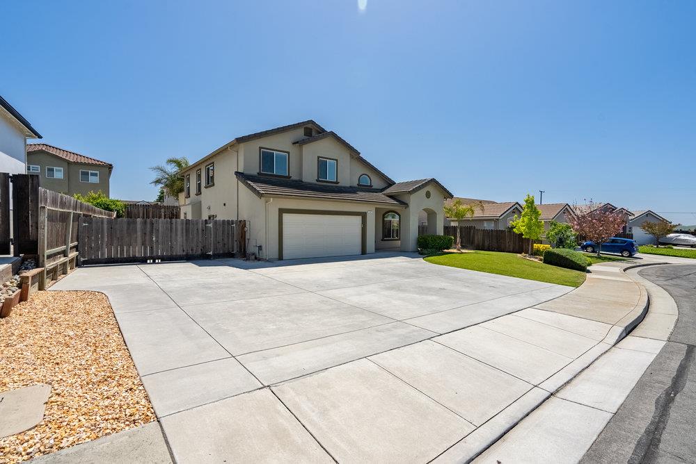 Detail Gallery Image 2 of 54 For 1401 Mesquite Dr, Hollister,  CA 95023 - 4 Beds | 2/1 Baths
