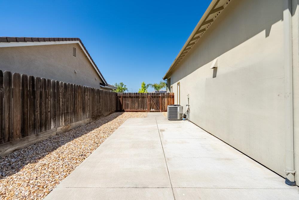 Detail Gallery Image 42 of 54 For 1401 Mesquite Dr, Hollister,  CA 95023 - 4 Beds | 2/1 Baths