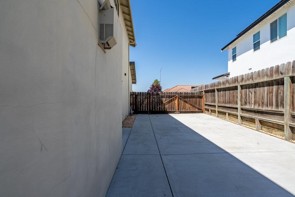 Detail Gallery Image 43 of 54 For 1401 Mesquite Dr, Hollister,  CA 95023 - 4 Beds | 2/1 Baths