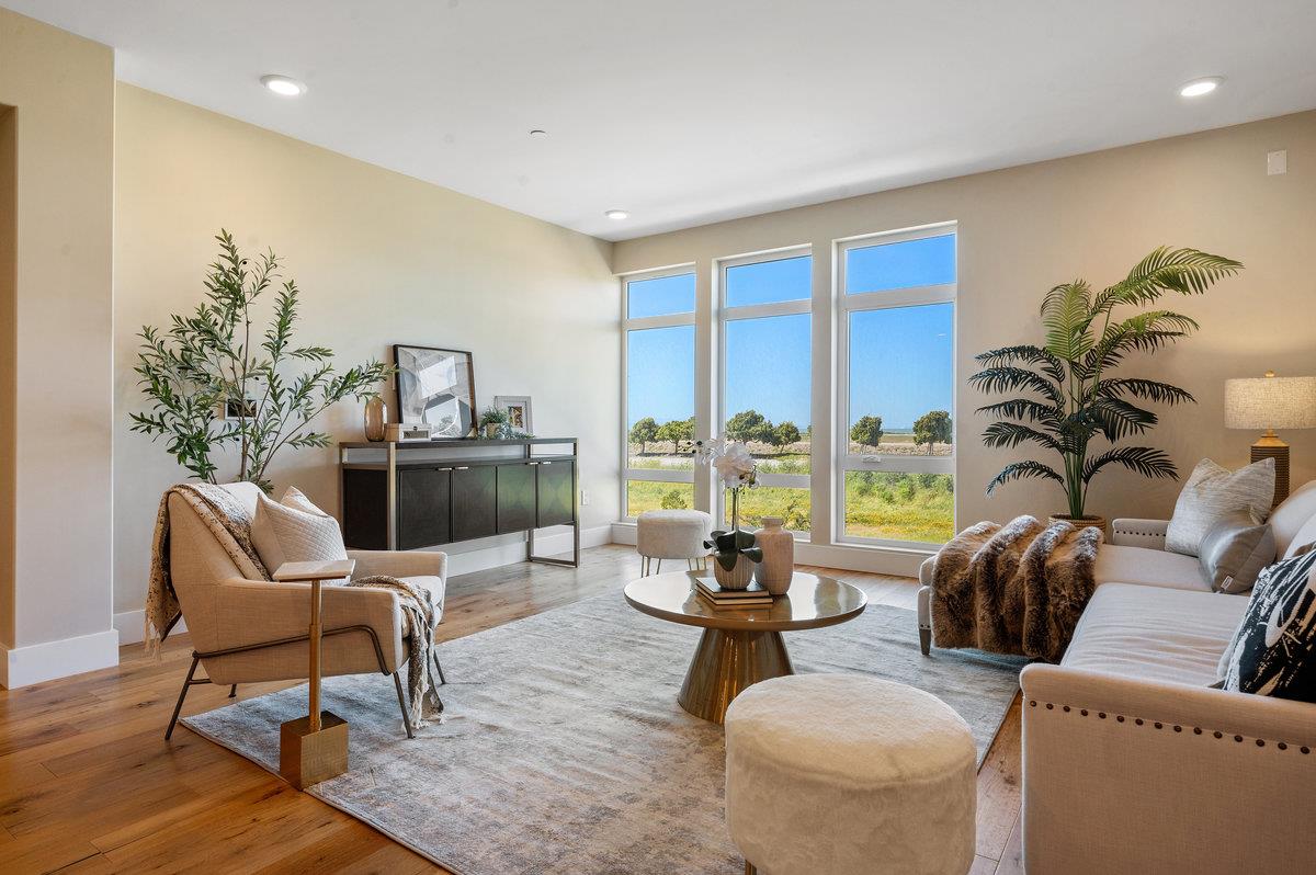 Detail Gallery Image 3 of 27 For 400 Mariners Island Blvd #105,  San Mateo,  CA 94404 - 3 Beds | 2 Baths