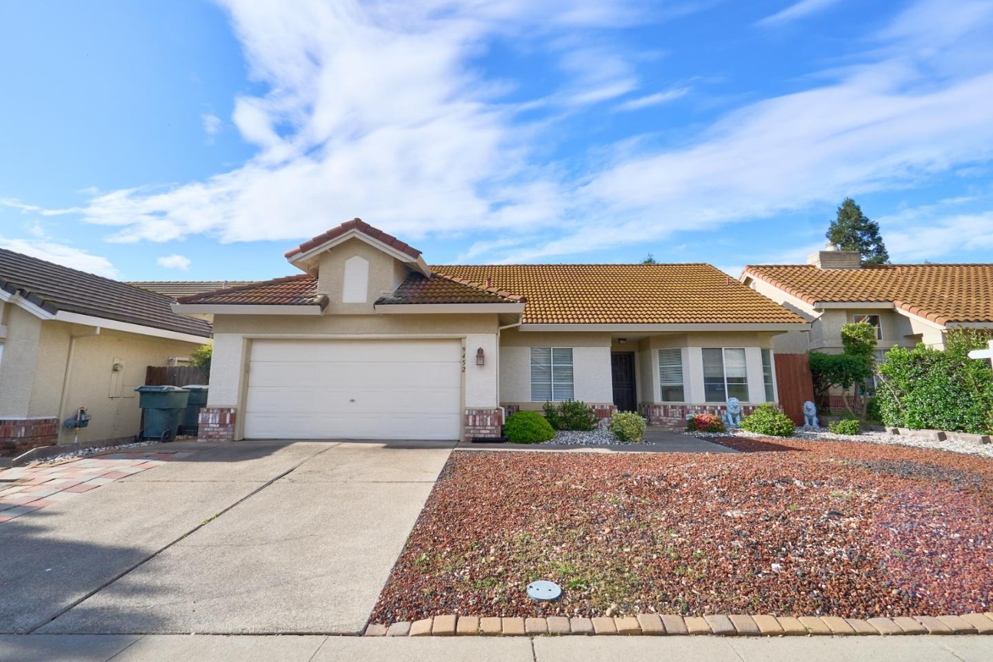 Detail Gallery Image 1 of 22 For 9452 Markfield Way, Sacramento,  CA 95829 - 3 Beds | 2 Baths